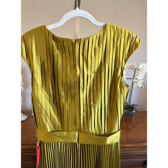 Mac Duggal Pleated Midi Dress Chartreuse Belted V Neck Size 6 NWT - Picture 8 of 13